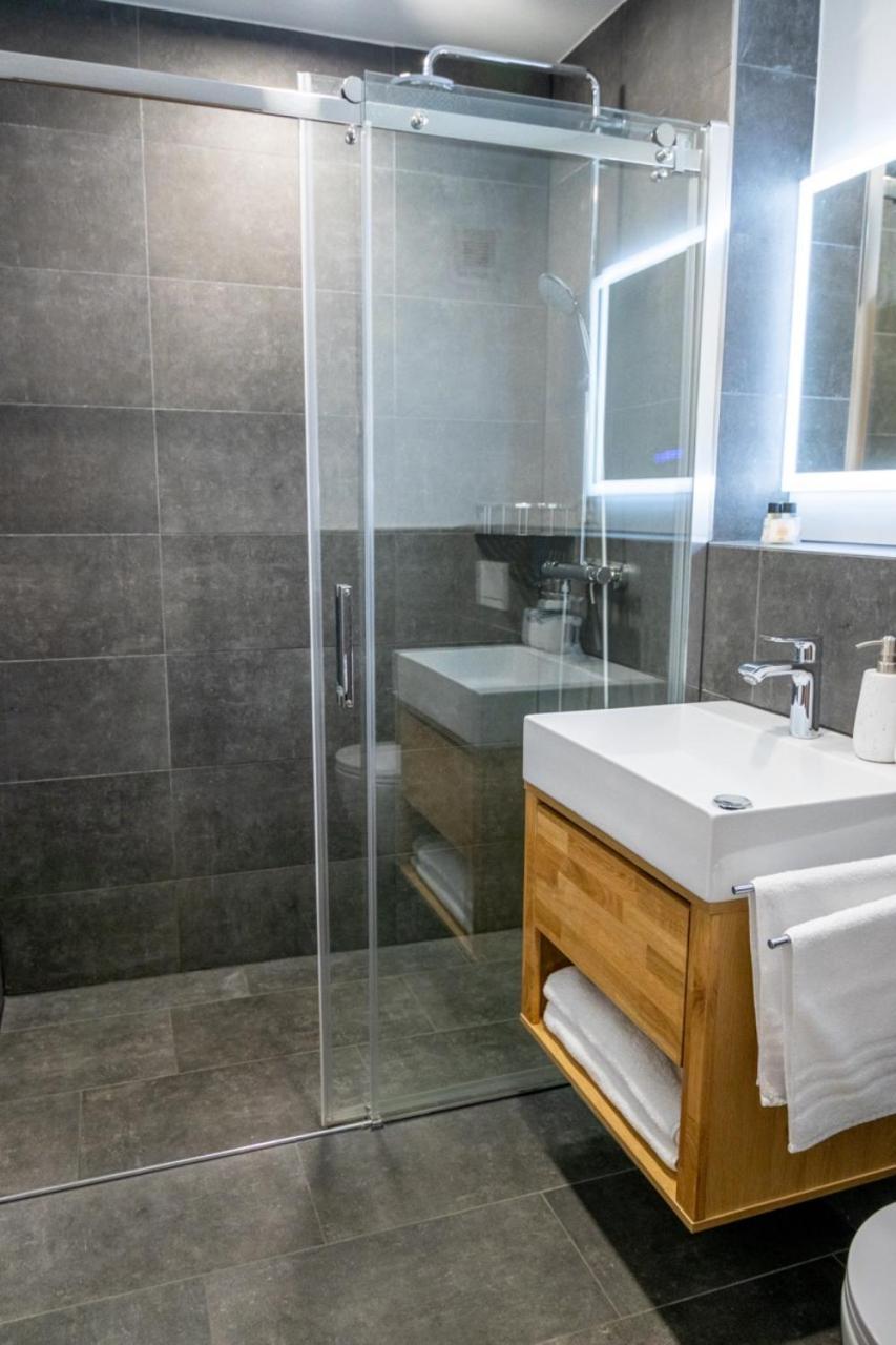 Wunderstay Alpine 203 Chic With Balcony, Mountain And View *
